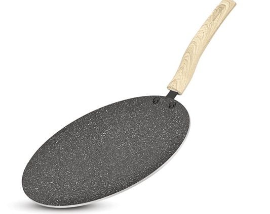 बर्गनर अर्थ ब्लैक नॉन-स्टिक 26 सेमी अवतल तवा, लकड़ी की फिनिश वाला मुलायम स्पर्श वाला हैंडल, 3 मिमी मोटाई, कम तेल खपत, समान ताप वितरण, सफ़ेद संगमरमर का छींटा, इंडक्शन बॉटम और गैस रेडी 