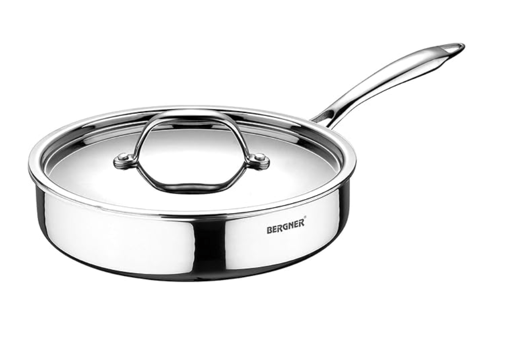 बर्गनर अर्जेन्ट ट्रिपली स्टेनलेस स्टील 26 सेमी सॉटपैन स्टेनलेस स्टील ढक्कन के साथ, 3.1 लीटर सॉट पैन, ठंडा रहने वाला कास्ट हैंडल, भोजन के लिए सुरक्षित, टिकाऊ, डिशवॉशर सुरक्षित, इंडक्शन और गैस रेडी 