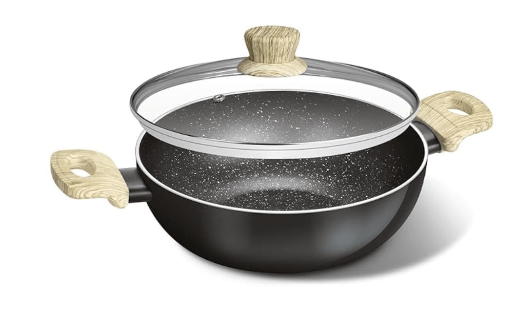 बर्गनर बेलिनी प्लस ऑरा 5-लेयर नॉन-स्टिक 26 सेमी कढ़ाई ग्लास ढक्कन के साथ, 4.5 लीटर कढ़ाई सॉफ्ट टच वुडन फ़िनिश हैंडल के साथ, 3.2 मिमी मोटाई, गैस स्टोव रेडी, 1 साल की वारंटी 