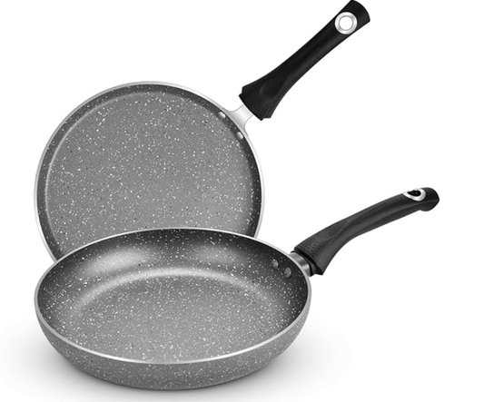 बर्गनर एल्युमीनियम बेलिनी मार्बल नॉन-स्टिक कुकवेयर सेट 2 पीस - डोसा तवा 28 सेमी, फ्राईपैन 24 सेमी, इंडक्शन कम्पैटिबल, बेकेलाइट हैंडल, Pfoa मुक्त, ग्रे 