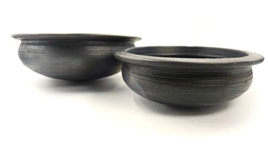 2.5 लीटर + 4 लीटर हस्तनिर्मित मिट्टी का पैन/पॉट/कड़ाही/मिट्टी/मिट्टी हांडी - रंग: काला 