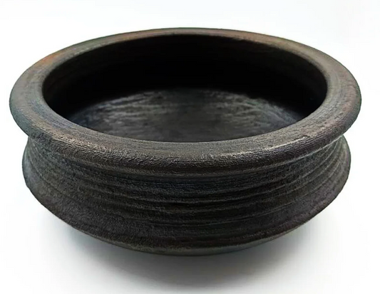 2 लीटर हस्तनिर्मित मिट्टी का तवा/बर्तन/कड़ाही/मिट्टी/मिट्टी की हांडी - खाना पकाने और परोसने के लिए बिल्कुल सही। रंग: काला 