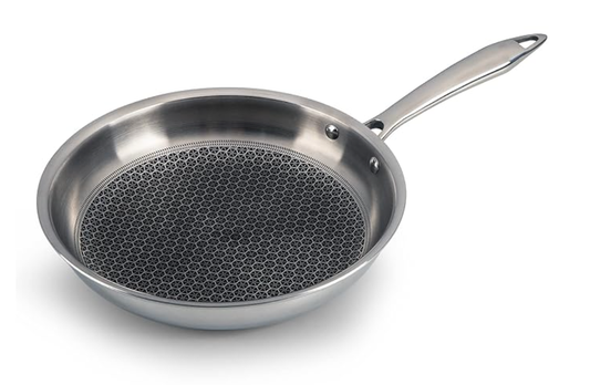 रॉयल हनी कॉम्ब फ्राइंग पैन, 1 लीटर क्षमता, 22 सेमी व्यास, हनी कॉम्ब के साथ ट्राई-प्लाई स्टील, रिवेटेड हैंडल, भोजन सुरक्षित और PFOA मुक्त, गैस और इंडक्शन संगत, खाना पकाना, तलना, परोसना, सिल्वर 