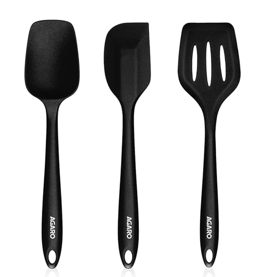 AGARO सिलिकॉन स्पैटुला 3 का सेट, खाना पकाने, बेकिंग और मिश्रण के लिए बड़ा हीट रेसिस्टेंट स्पैटुला, रसोई के लिए नॉन-स्टिक कुकवेयर, BPA मुक्त, लचीला, सीमलेस डिज़ाइन, डीलक्स, काला। 