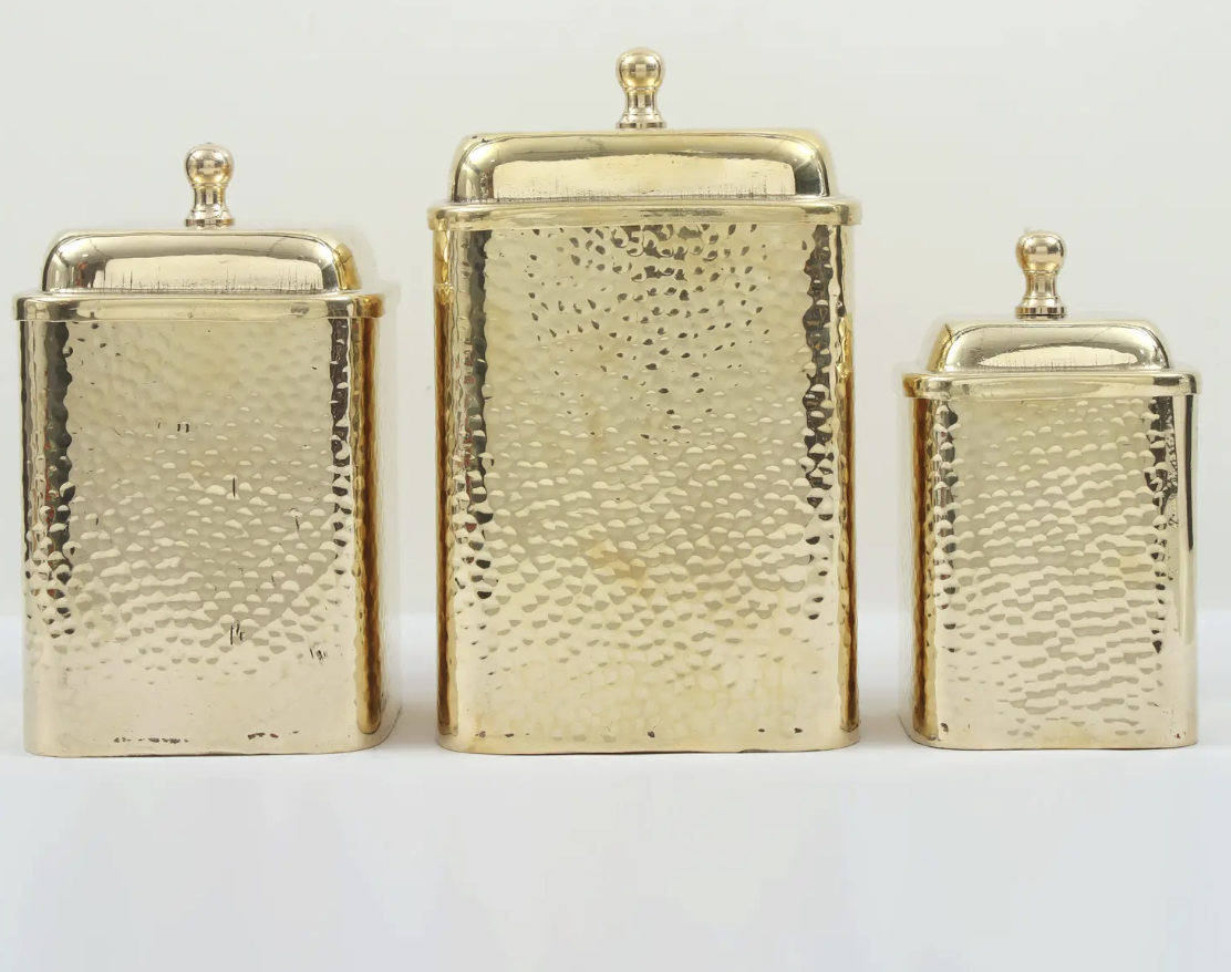 தூய பித்தளை கையால் சுத்தியல் செய்யப்பட்ட 3 கொள்கலன் தொகுப்பு – பாரம்பரிய சமையலறை சேமிப்பு ஜாடிகள்