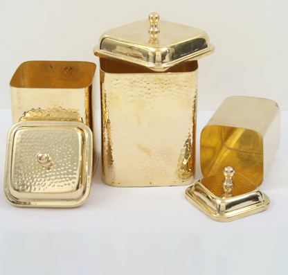 தூய பித்தளை கையால் சுத்தியல் செய்யப்பட்ட 3 கொள்கலன் தொகுப்பு – பாரம்பரிய சமையலறை சேமிப்பு ஜாடிகள்