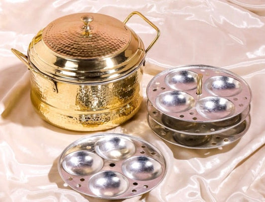 3 இட்லி தட்டுகளுடன் கூடிய பாரம்பரிய பித்தளை இட்லி குக்கர் | கைவினைஞர்களால் செய்யப்பட்ட நீராவி கொதிகலன்