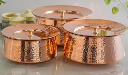 மூடியுடன் கூடிய நேர்த்தியான மேட் பித்தளை பரிமாறும் டோங்கா