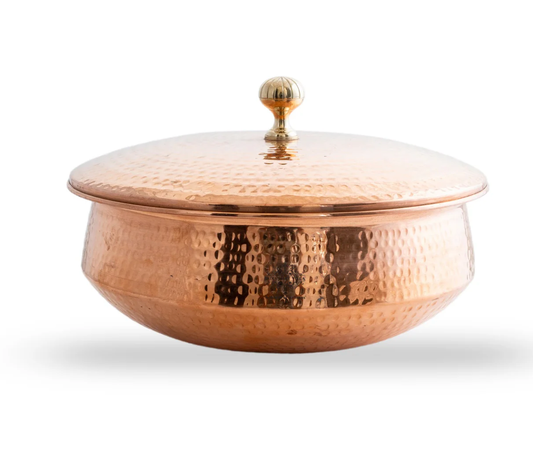 கைவினைஞர்களால் செய்யப்பட்ட செம்பு சுத்தியல் லகான் மூடியுடன் - பல அளவுகள் (8 முதல் 14 அங்குலம்) | வேலன் ஸ்டோரின் பாரம்பரிய இந்திய சமையல் பாத்திரங்கள்