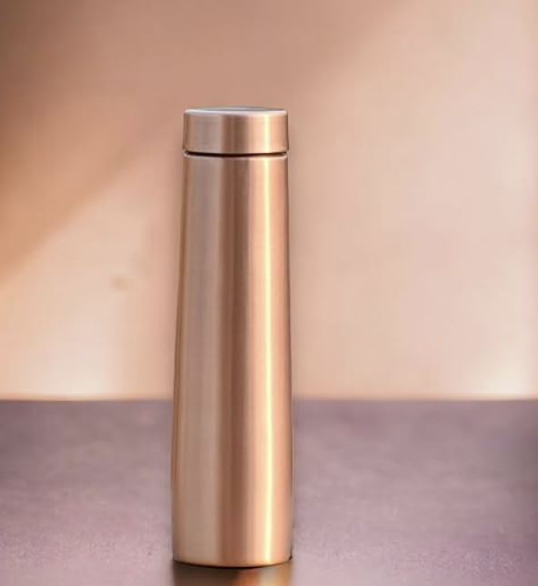 மெலிதான தூய செம்பு தண்ணீர் பாட்டில் - அன்றாட ஆரோக்கியத்திற்கான நேர்த்தியான ஆயுர்வேத பானப் பொருட்கள்