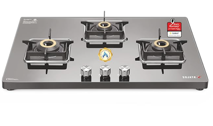 सुजाता प्रीमियम AI गैस स्टोव | 9 साल की वारंटी | गैस स्टोव 3 बर्नर ग्लास टॉप ऑटो इग्निशन, SABAF, ISI प्रमाणित, LPG और PNG कम्पैटिबल, 360° घूमने वाला पीतल गैस नोजल, जंबो पीतल बर्नर (काला) 