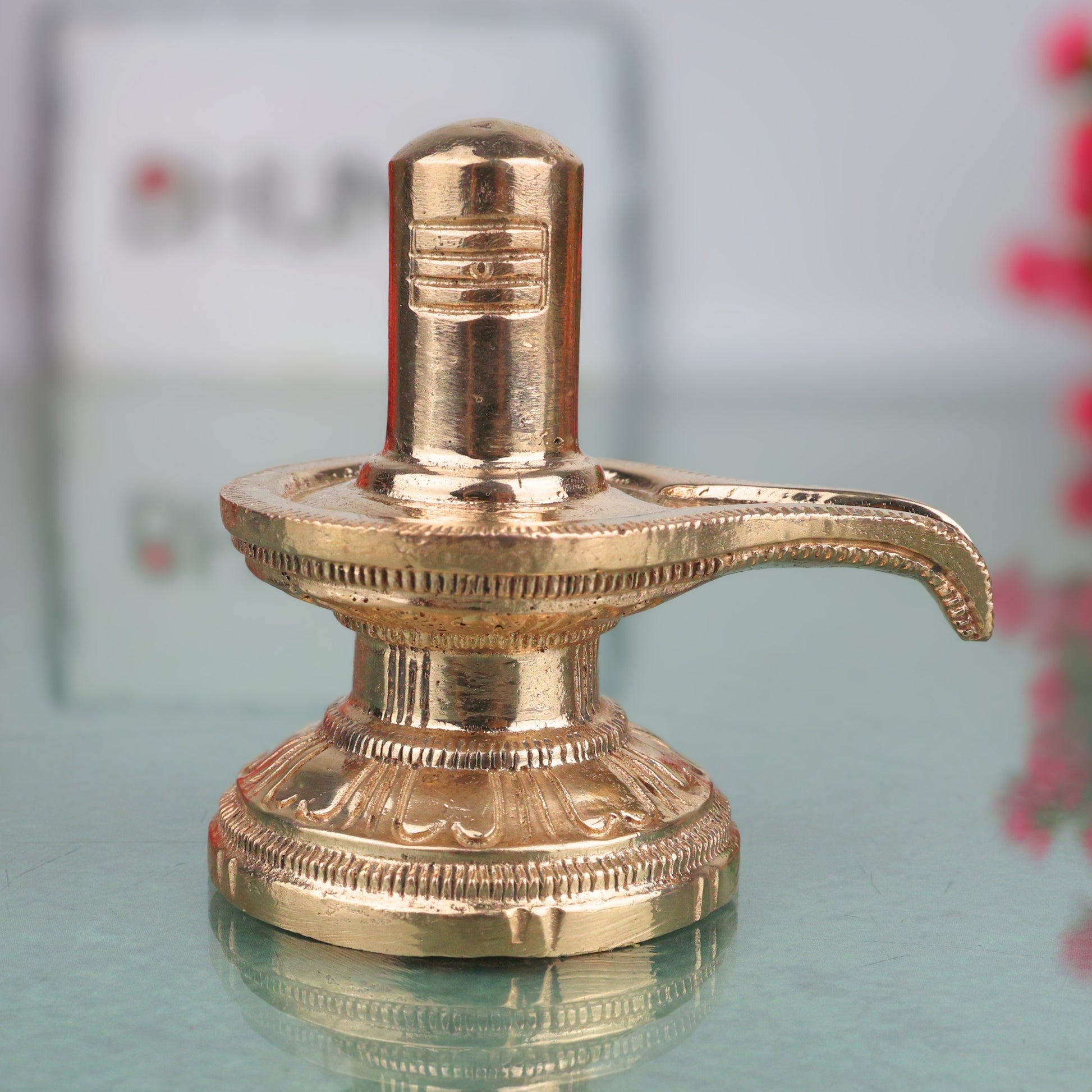 Bronze Shiv Lingam Idol Shivalinga Mahadeva Parameshwara Rudra Jyotirlinga Panchaloha Style Murti for Puja Mandir Home Decor, Gold, 3 Inch, 1 Piece