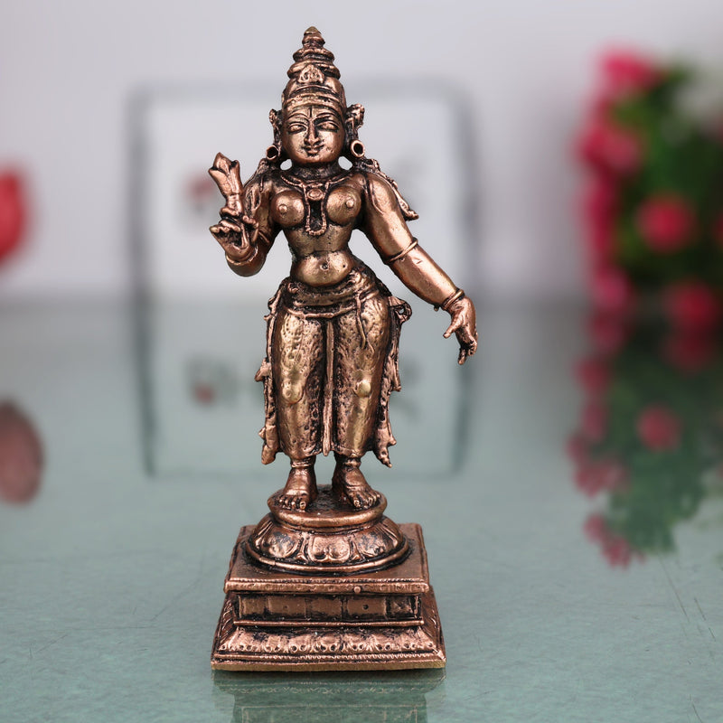 Copper Sri Devi Mahalakshmi Idol, Tamra Lakshmi Devi Murti, Vishnu Priya Narayani Vigraham for Pooja, Home Mandir Decor & Auspicious Gifts, Brown, 4 Inch, 1 Piece