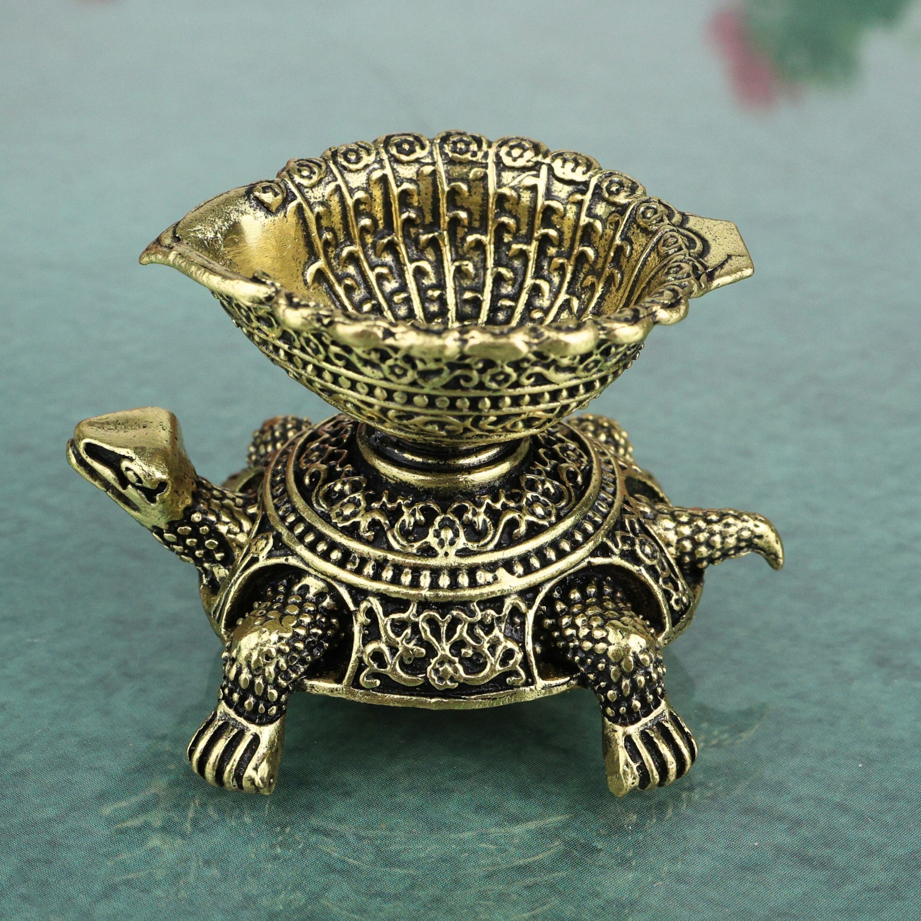 Brass Kurma Deepam Tortoise Lamp Peetal Kachhua Diya Aamai Vilakku Vishnu Kurma Avatar Vastu Puja Oil Lamp Home Decor Gift, Gold, 1.5 Inch, 1 Piece