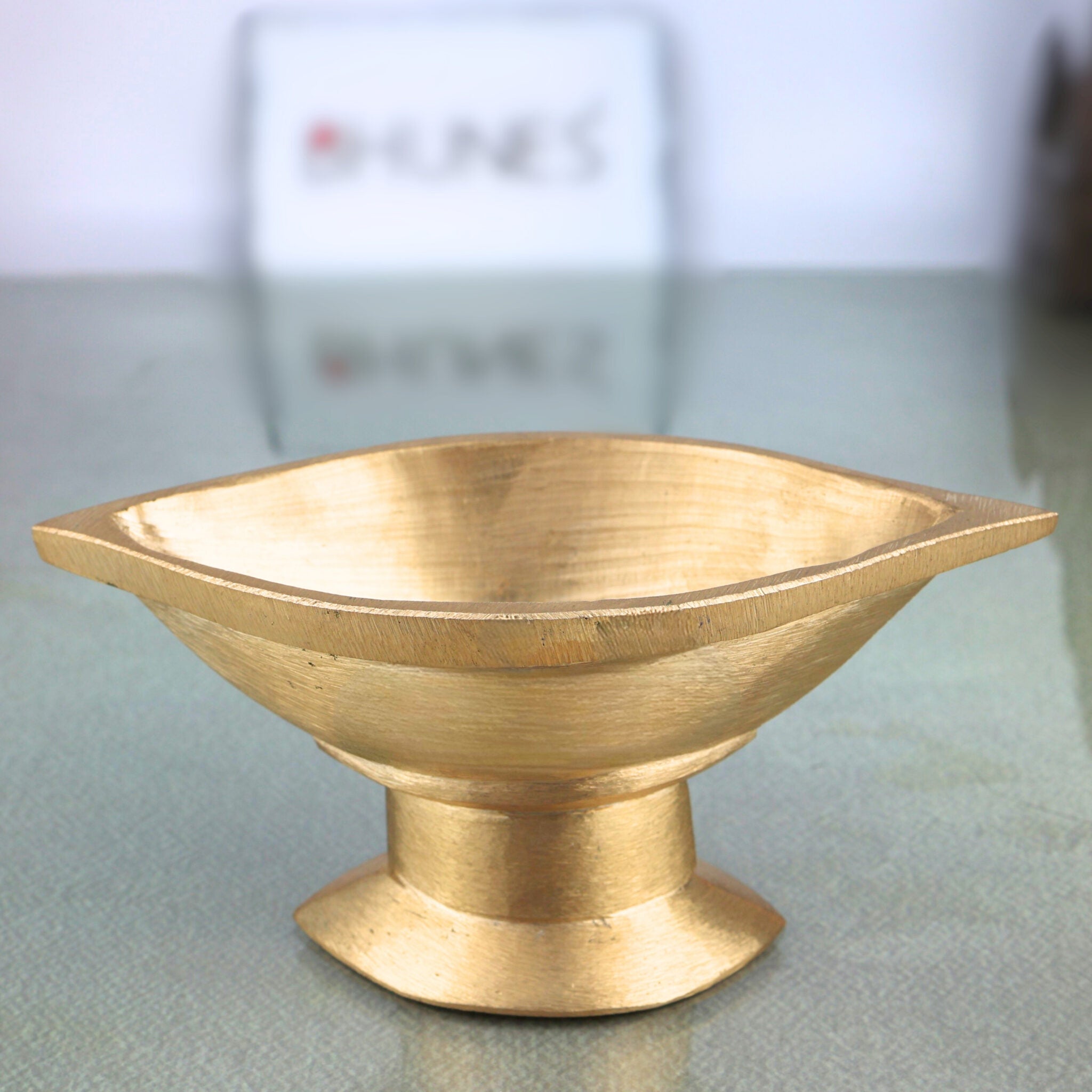 Bronze Handmade Vibhuti Patra Naam Holder Pooja Plate, Panchaloha Pittalai Kansa Kanchu Velliyam Ashtadhatu Chola Art Temple Decor, Gold, 3 Inch, 1 Piece
