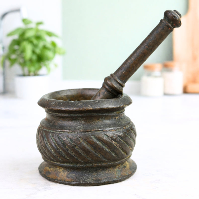 Bhunes Brass Vintage Mortar & Pestle – Antique Okhal Aur Moosal, Traditional Okhalee For Kitchen & Herbal Grinding,Brown, 2 Inch, 1 Piece
