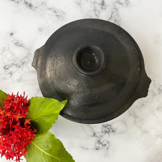 Velanstore Blackened Clay Urali with lid