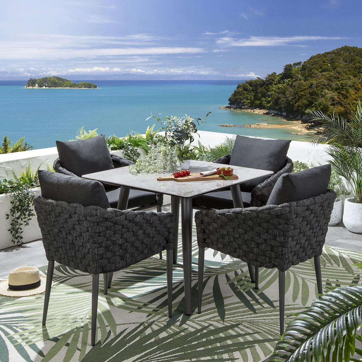 Luktro Outdoor Garden Patio Dining Set 4 Chairs and 1 Table Set Braided & Rope