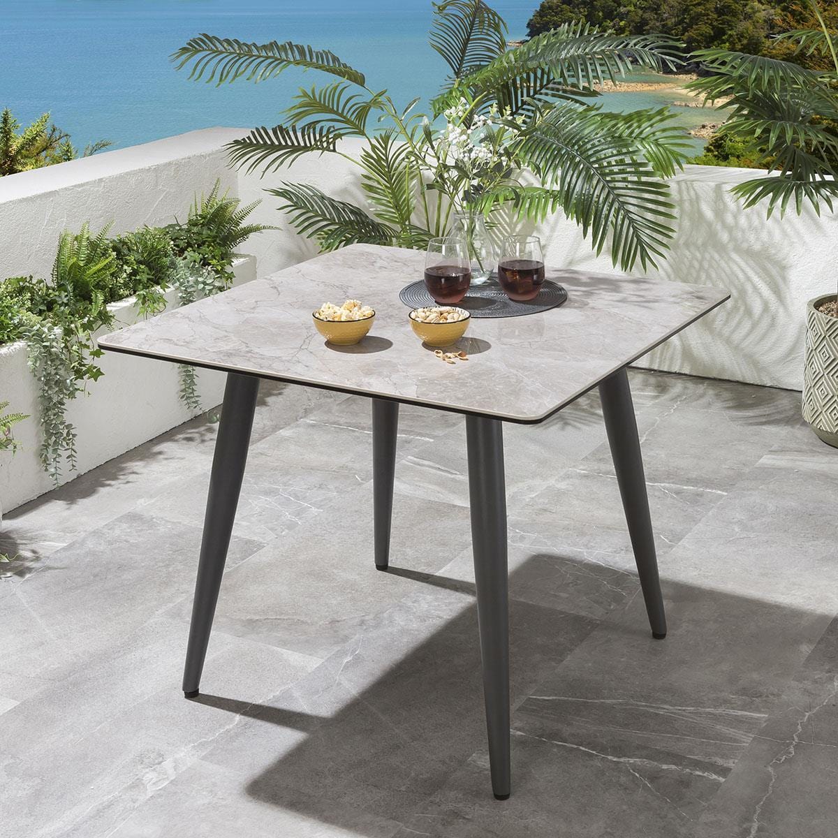 Luktro Outdoor Garden Patio Dining Set 4 Chairs and 1 Table Set Braided & Rope