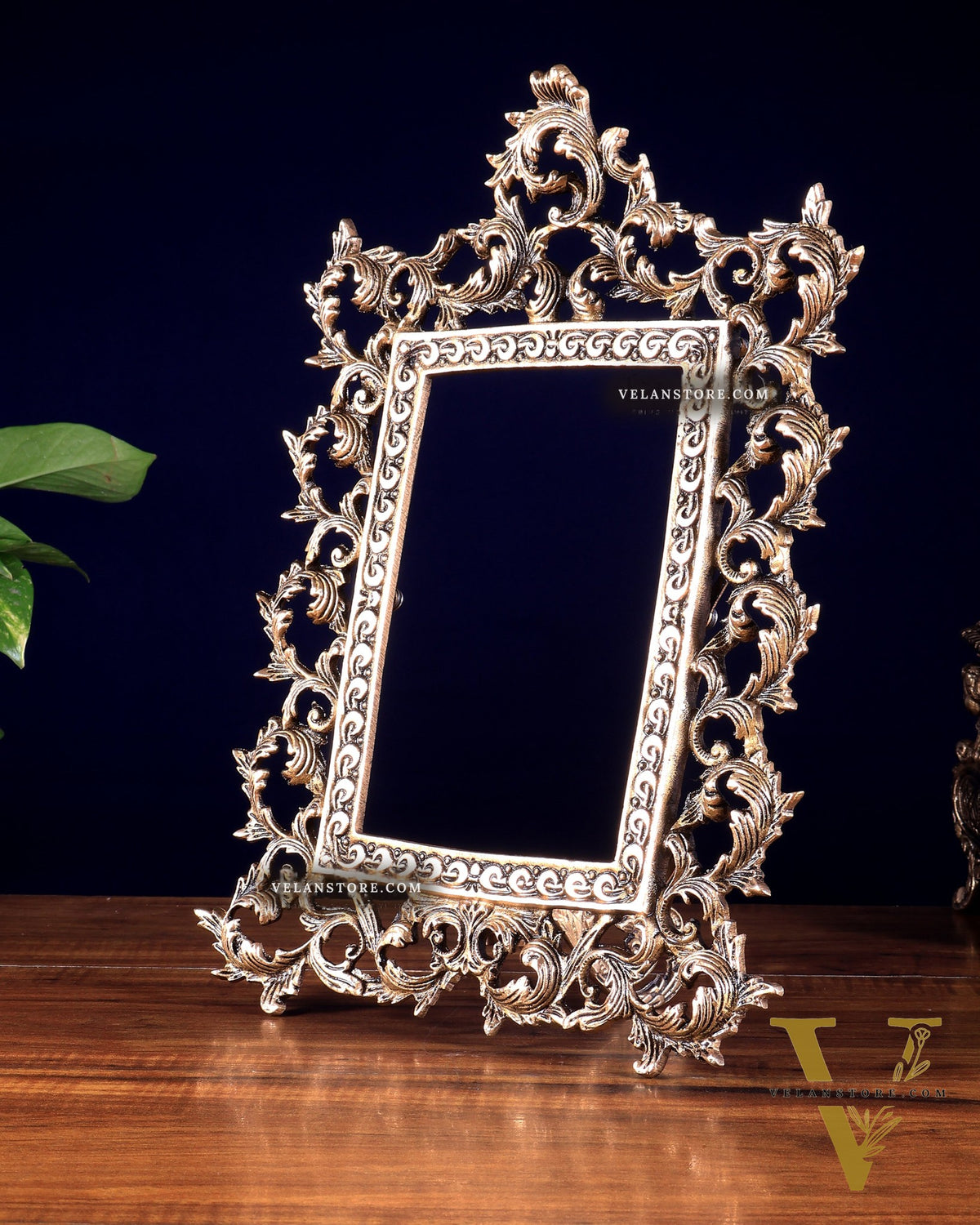 Antique Brass Photo Frame – Wall Hanging & Tabletop with Adjustable Stand
