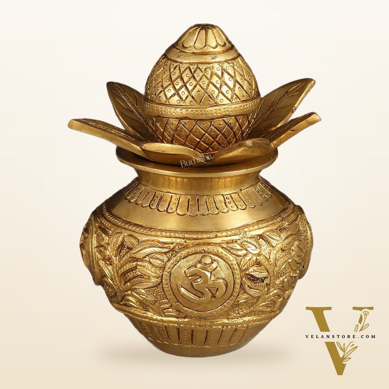Auspicious Brass Kalash – Elegant Decorative Element for Spiritual Spaces