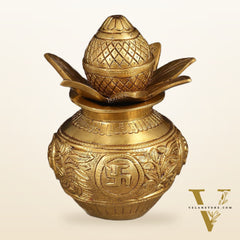 Auspicious Brass Kalash – Elegant Decorative Element for Spiritual Spaces