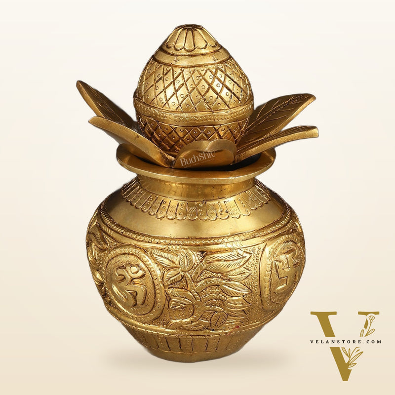 Auspicious Brass Kalash – Elegant Decorative Element for Spiritual Spaces