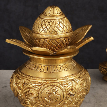 Auspicious Brass Kalash – Elegant Decorative Element for Spiritual Spaces