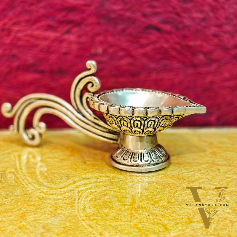 Brass aarti diya with handle