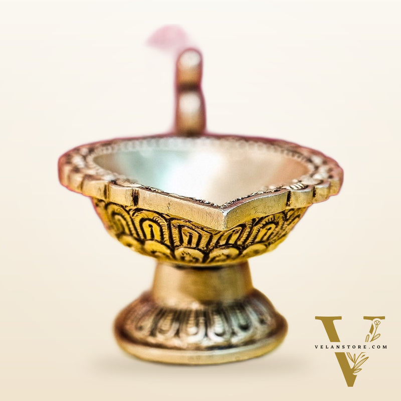Brass aarti diya with handle