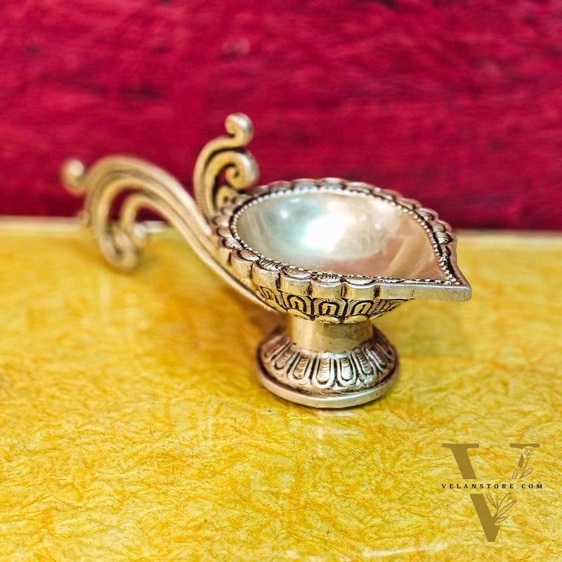 Brass aarti diya with handle
