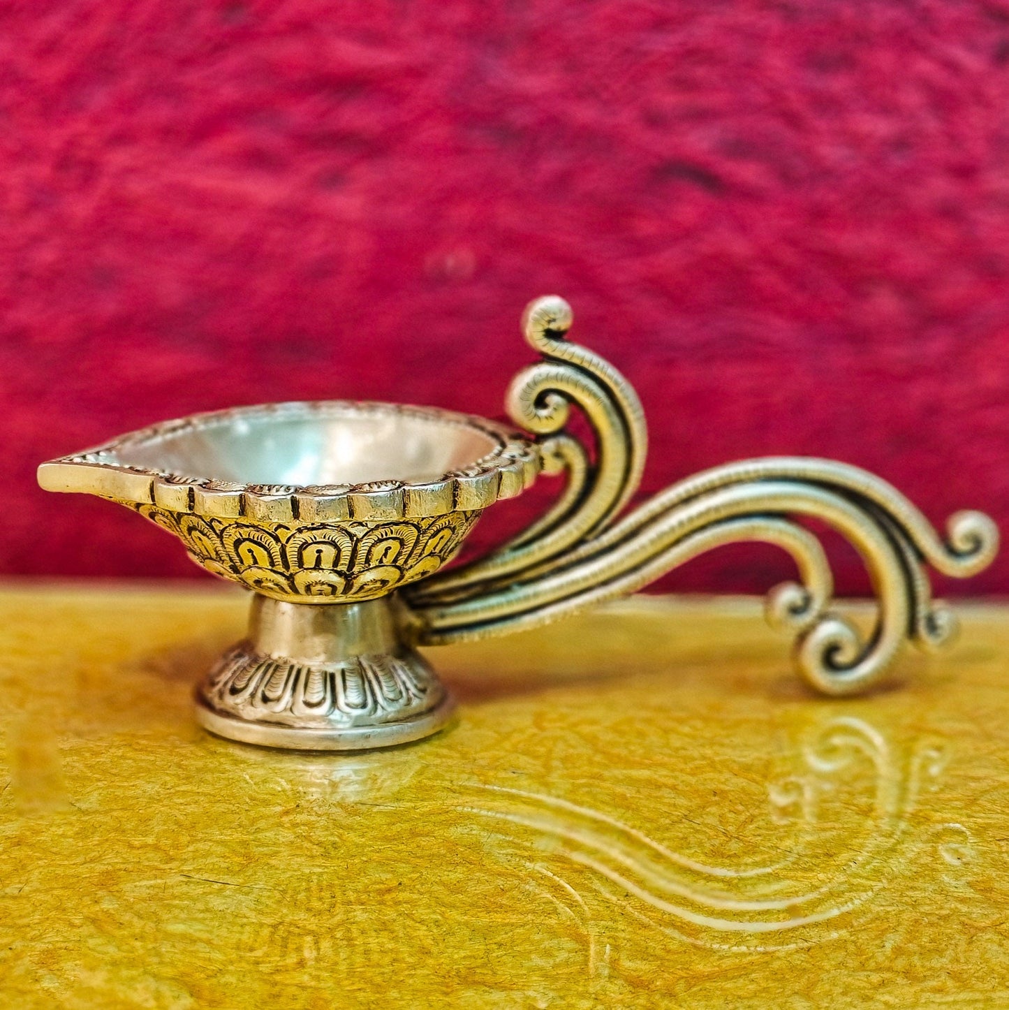 Brass aarti diya with handle