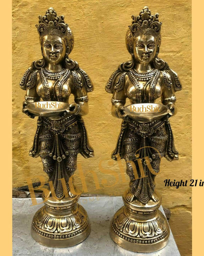 Brass Deep Lakshmi Pavaai Villaku (2 feet/23 inches)