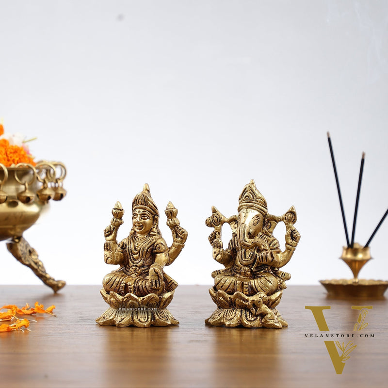 Brass Ganesha Lakshmi Idols on Lotus Superfine - 4"