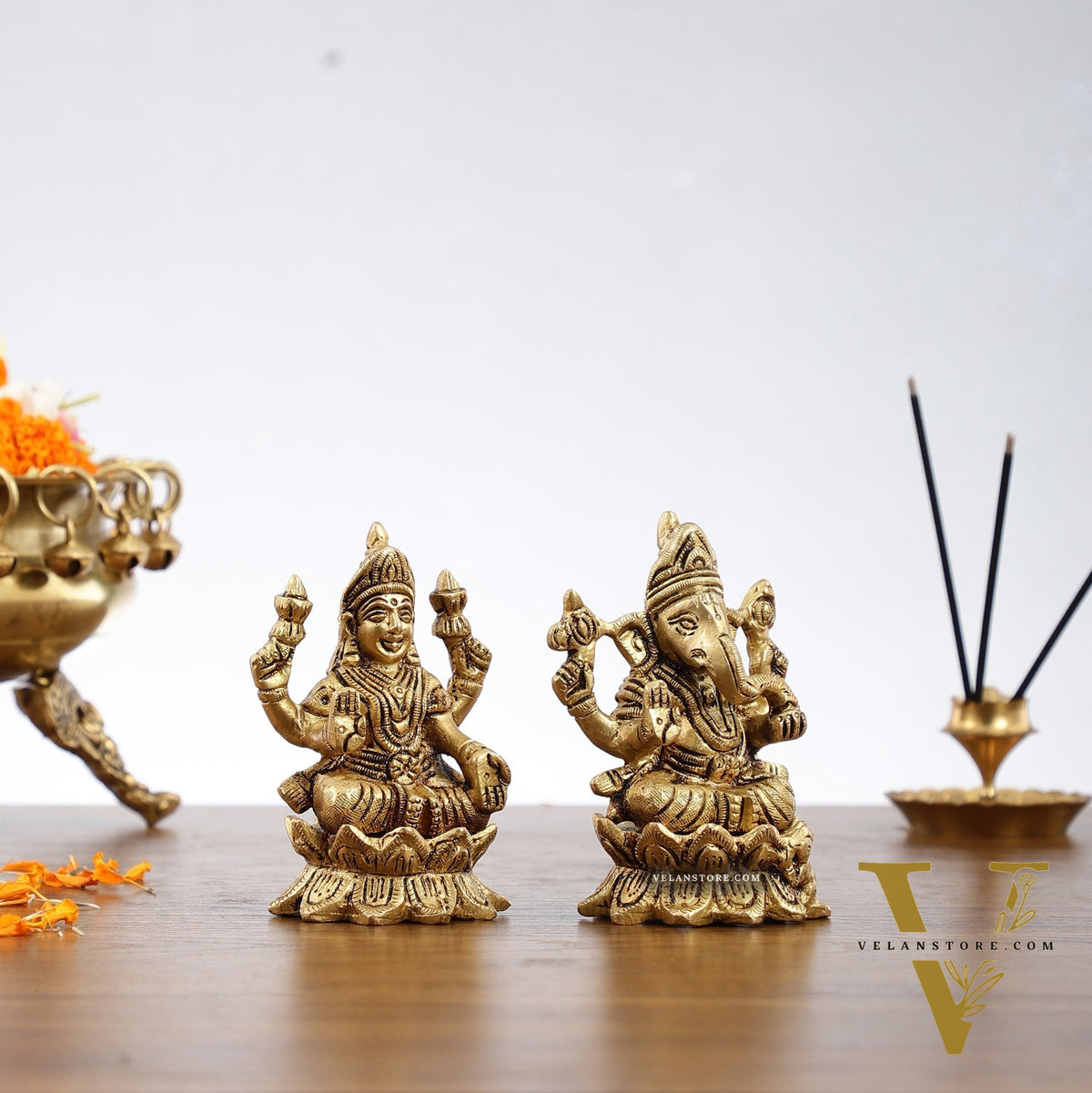 Brass Ganesha Lakshmi Idols on Lotus Superfine - 4"
