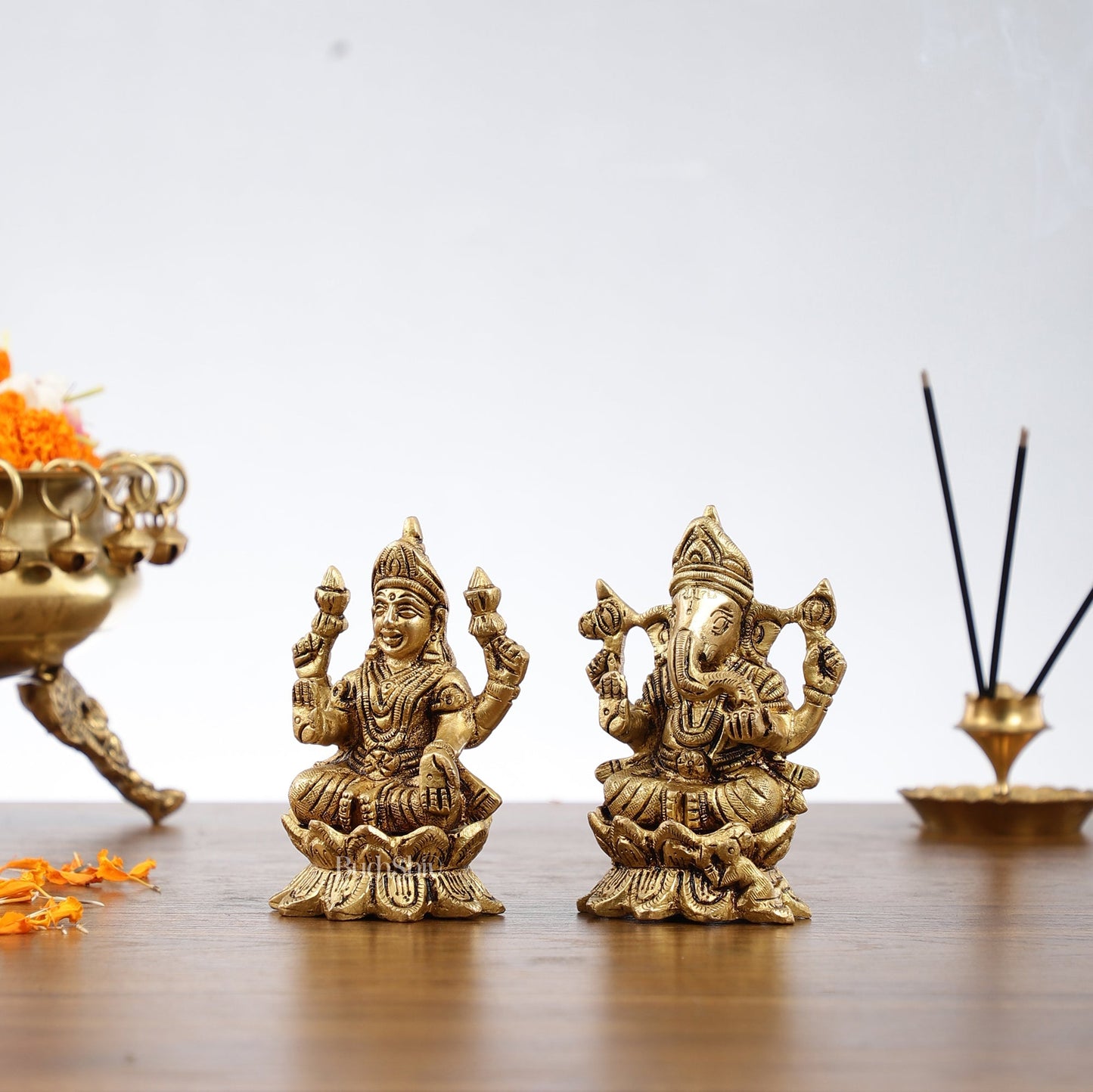 Brass Ganesha Lakshmi Idols on Lotus Superfine - 4"