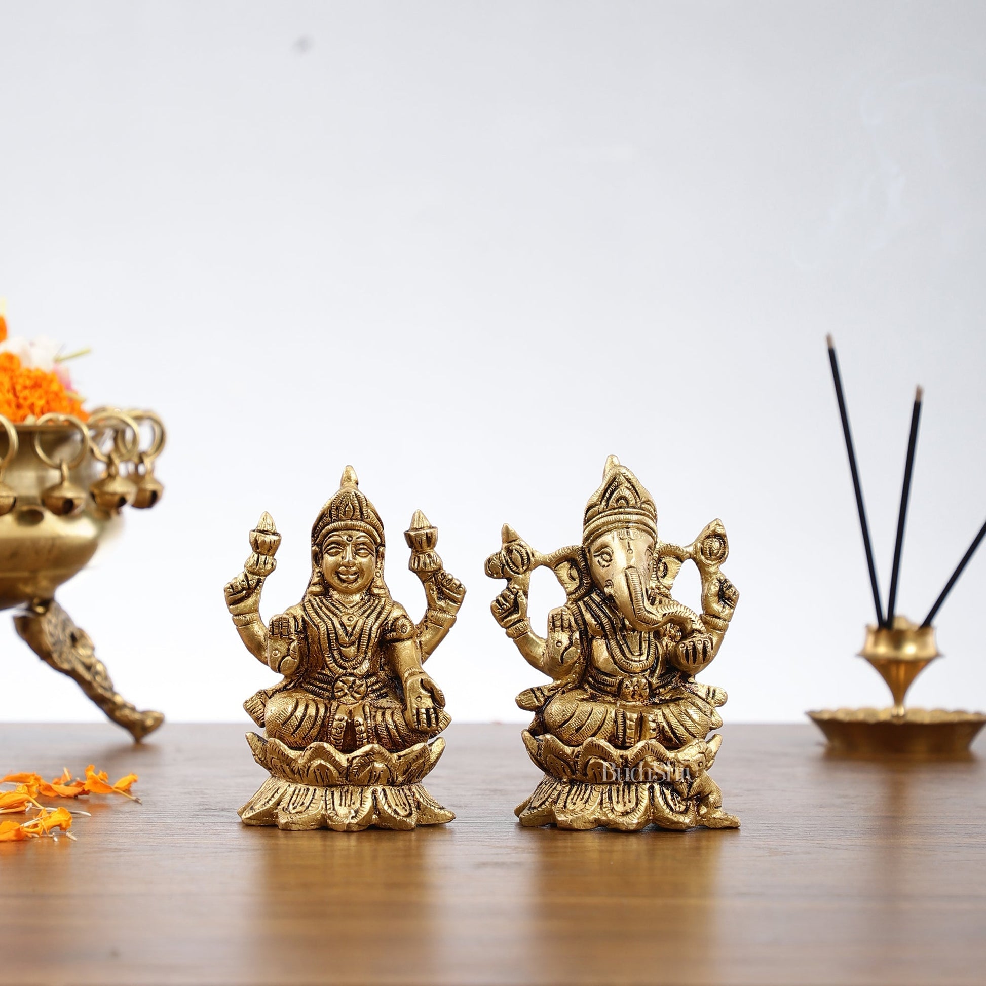 Brass Ganesha Lakshmi Idols on Lotus Superfine - 4"