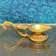 Brass Handcrafted Aarti Diya with handle