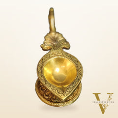 Brass Handcrafted Aarti Diya with handle