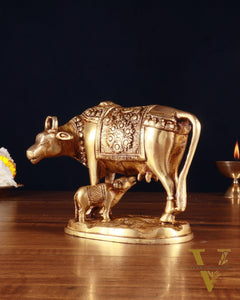 Brass Kamdhenu Cow with Calf Idol – 5 x 7 x 3.4 Inches, 1.5 Kg