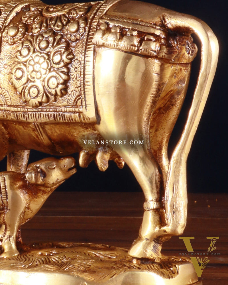 Brass Kamdhenu Cow with Calf Idol – 5 x 7 x 3.4 Inches, 1.5 Kg