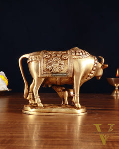 Brass Kamdhenu Cow with Calf Idol – 5 x 7 x 3.4 Inches, 1.5 Kg