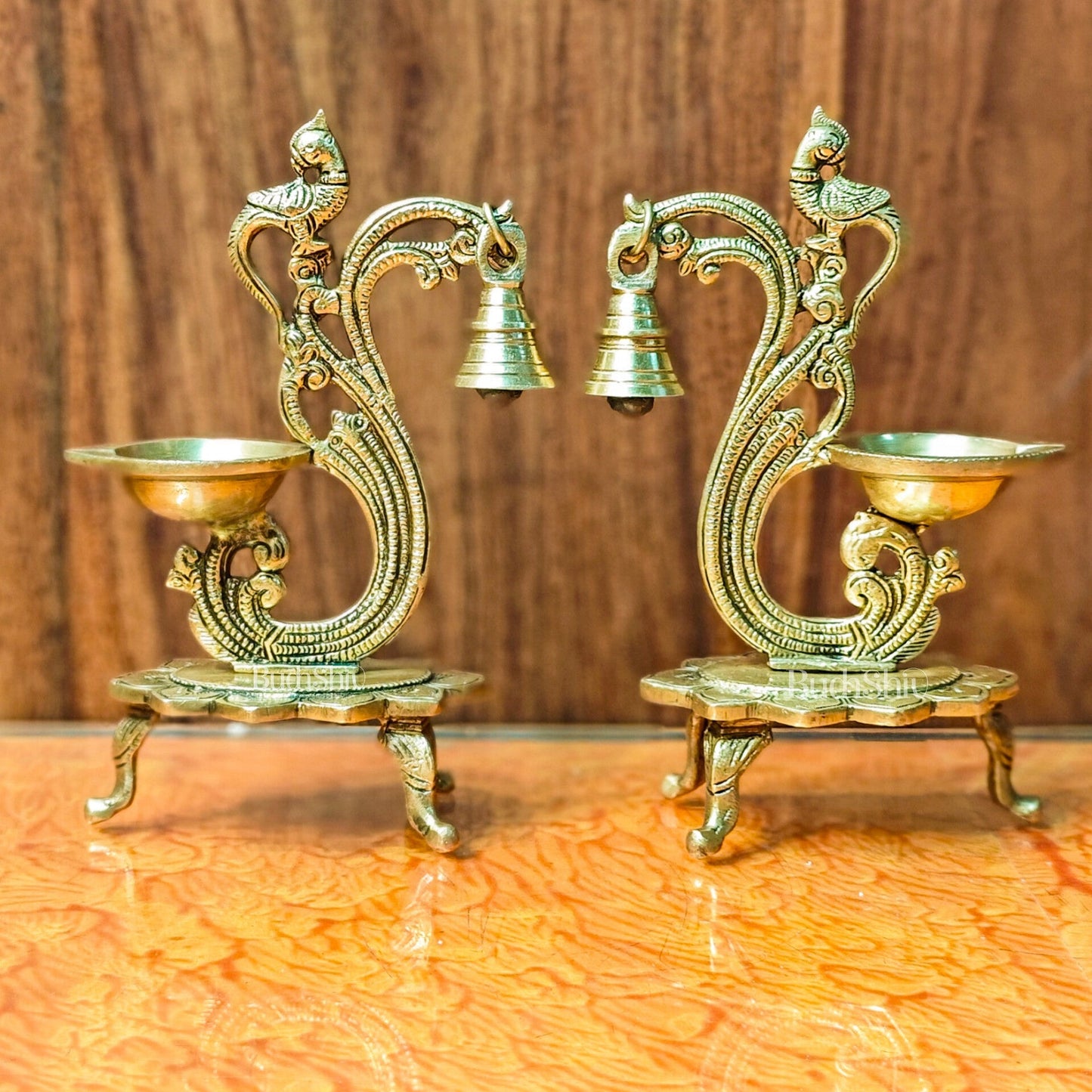 Brass parrot lamp with bell