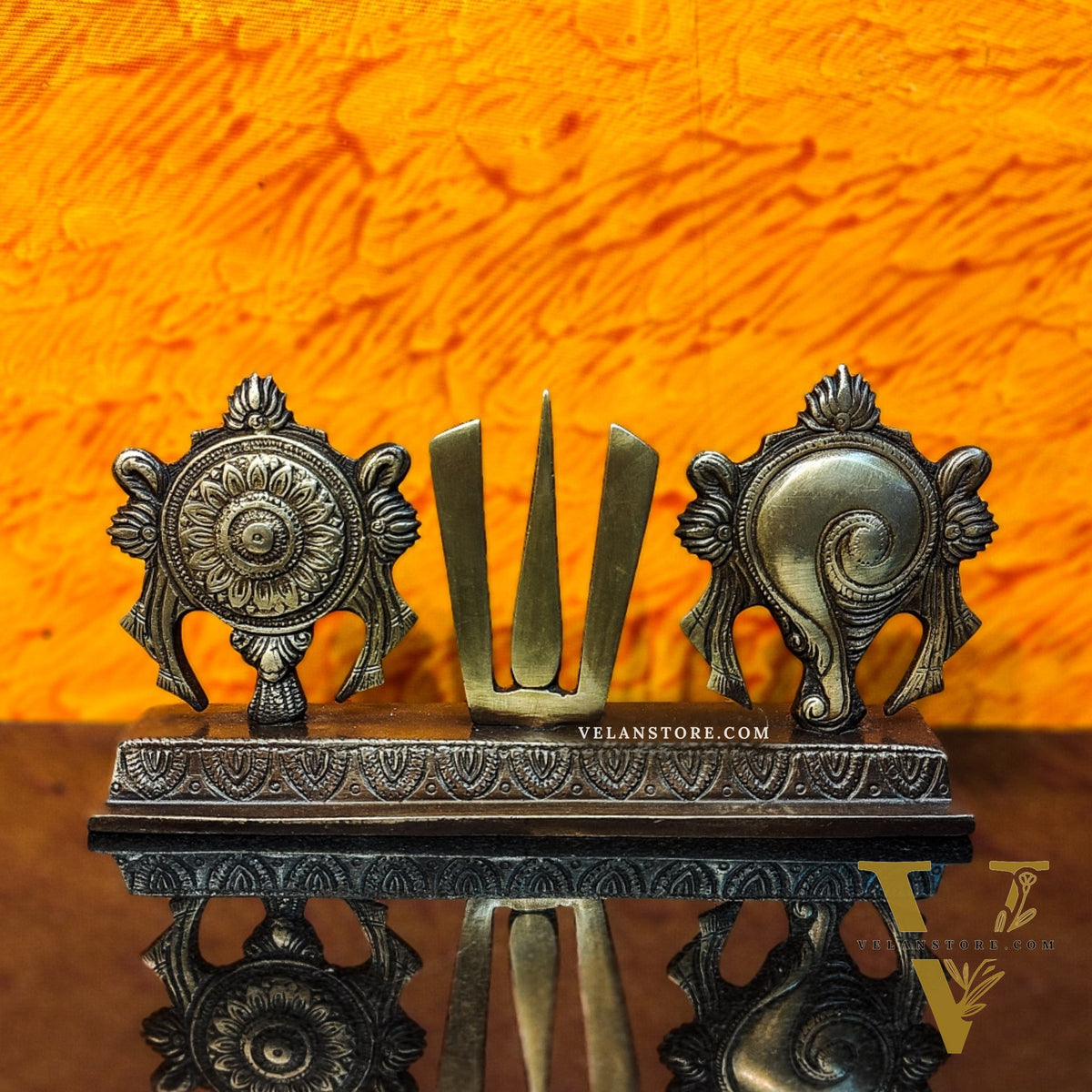 Brass Shankh Chakra Namah for table