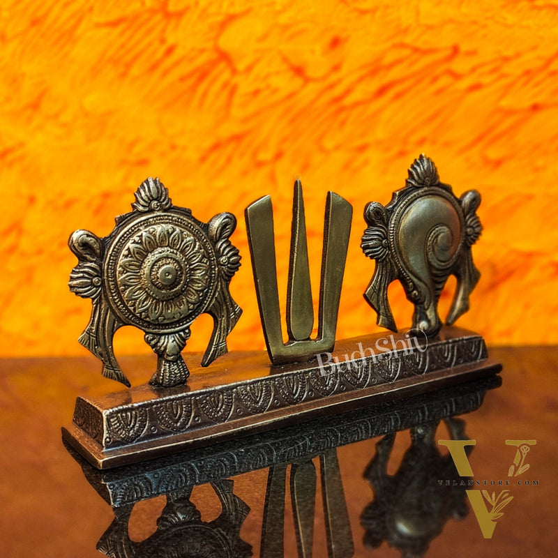 Brass Shankh Chakra Namah for table