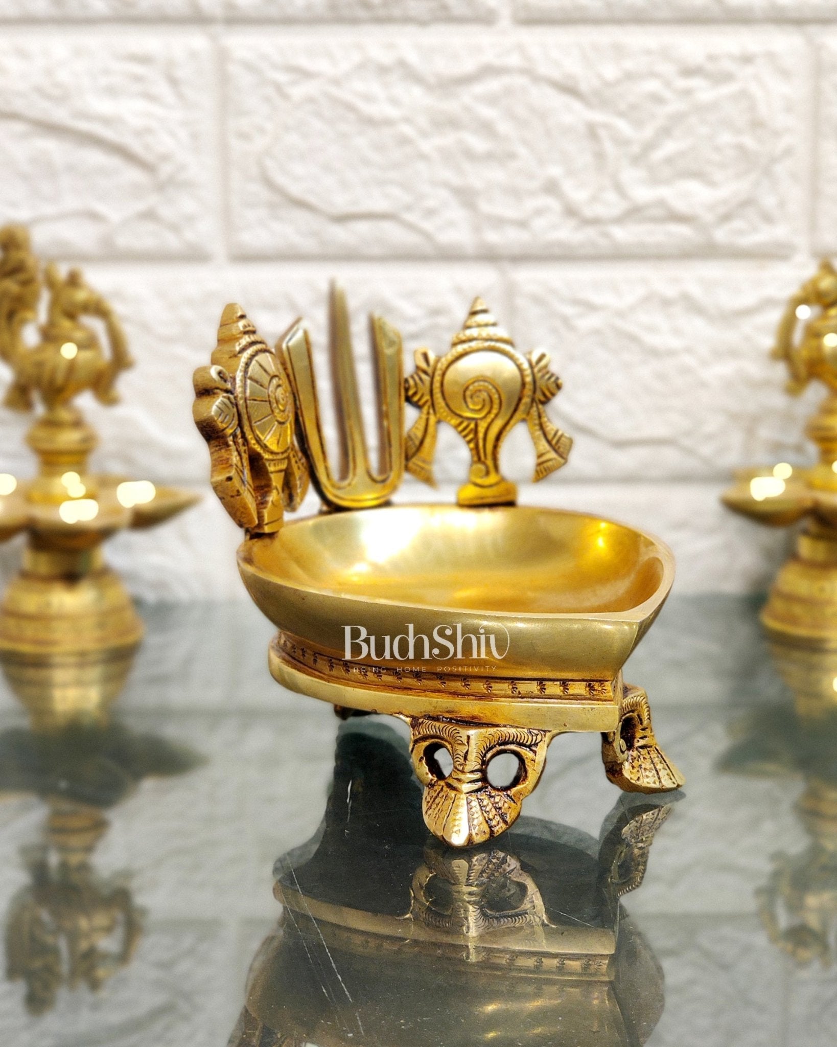 Brass Shankh Chakra namaha Diya 5"