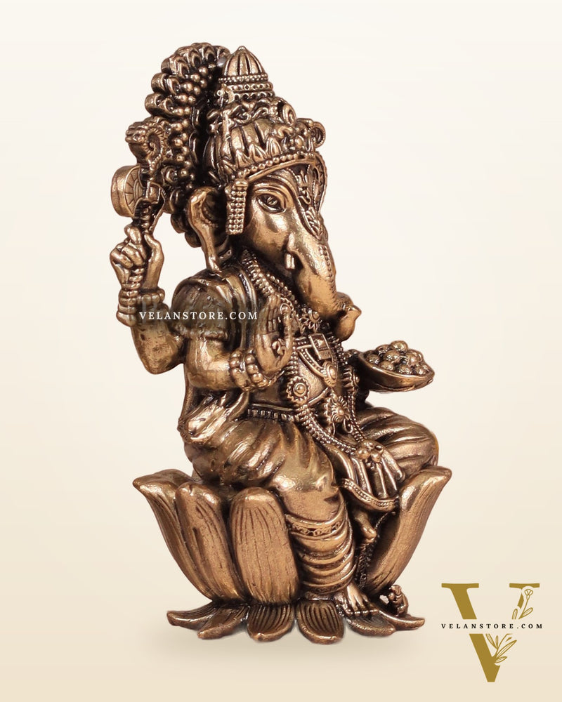 Brass Superfine Ganesh Lakshmi Idols - 4 Inch