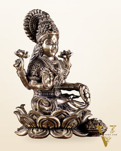 Brass Superfine Goddess Lakshmi on Lotus Idol 4 inch