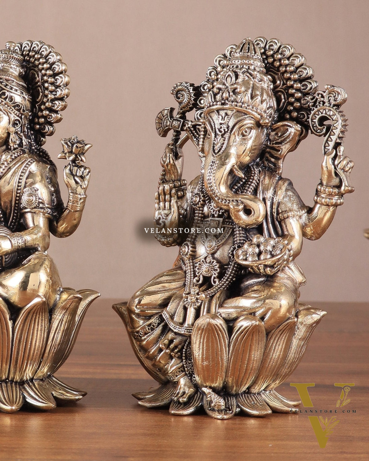 Brass Superfine Lord Ganesha & Goddess Lakshmi Pair – Intricately Carved 6"
