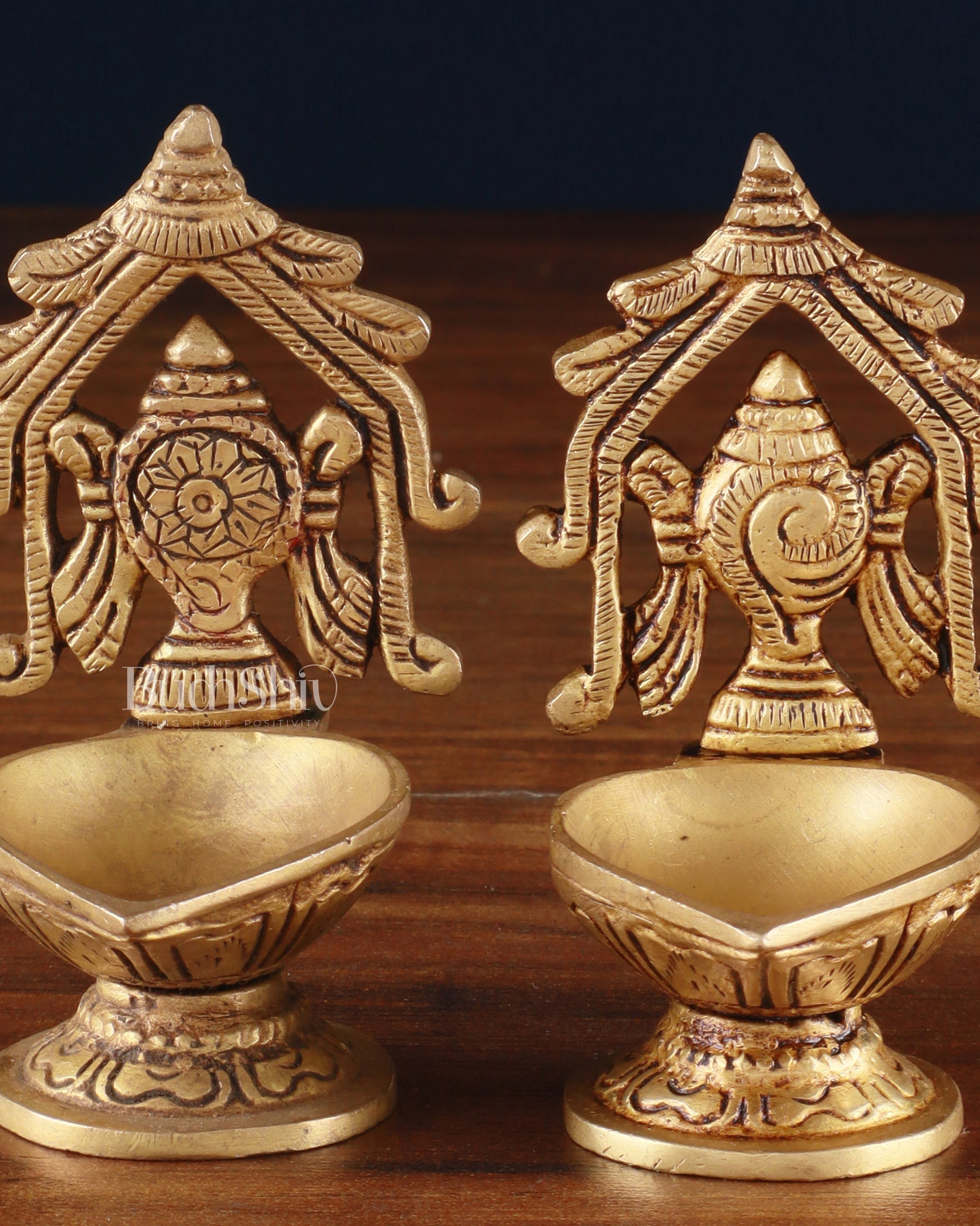 Brass Superfine Shankh Chakra Diya 3"